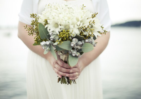 04/ Clare and Scott – Wedding on the Beach