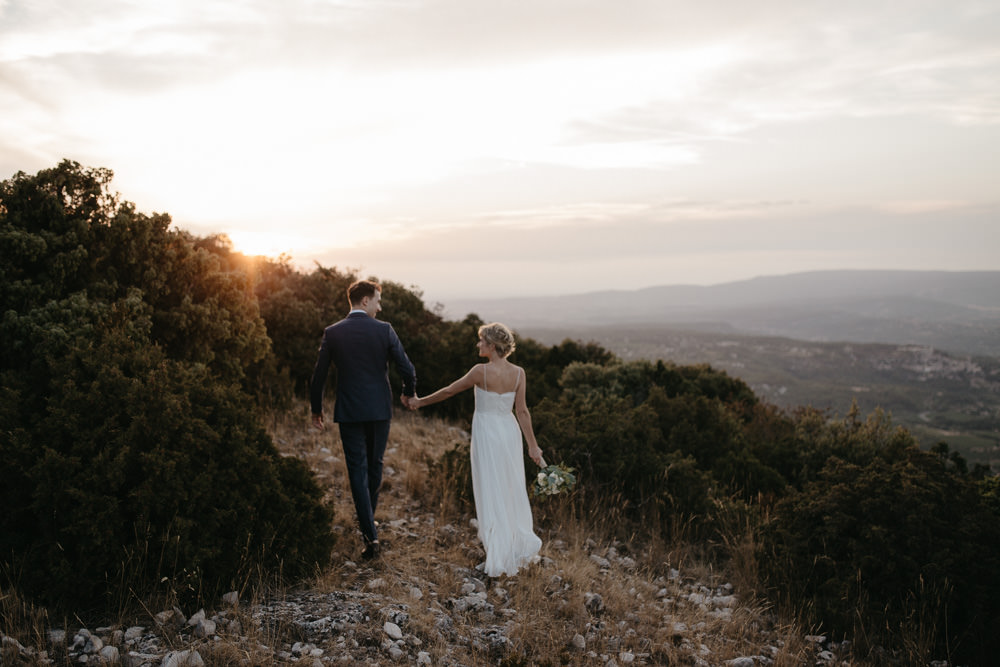 Couple during their couple session during their wedding in Luberon