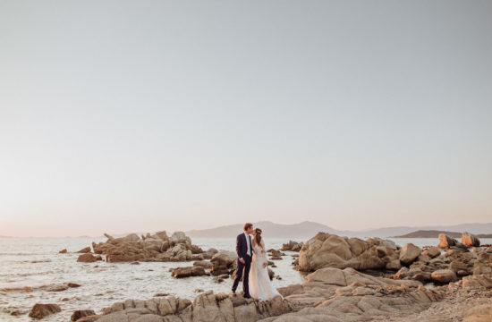 couple sur la plage en Corse mariage