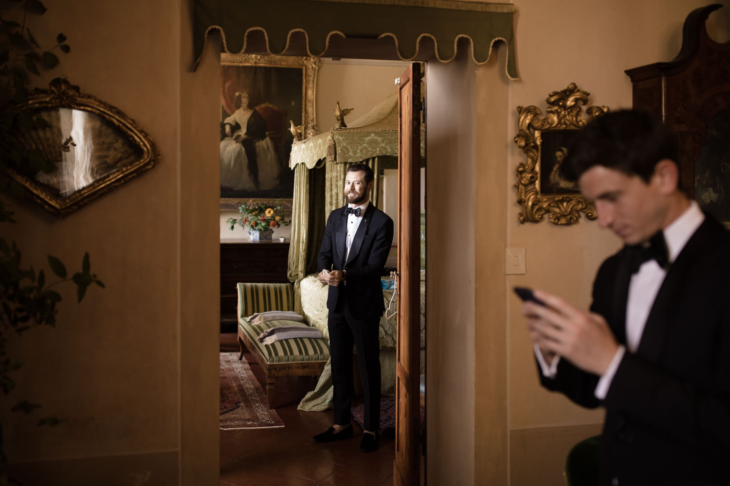 Groom getting ready at Borgo Stomennano during her wedding in Tuscany