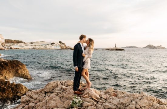 Couple durant leur mariage à Marseille